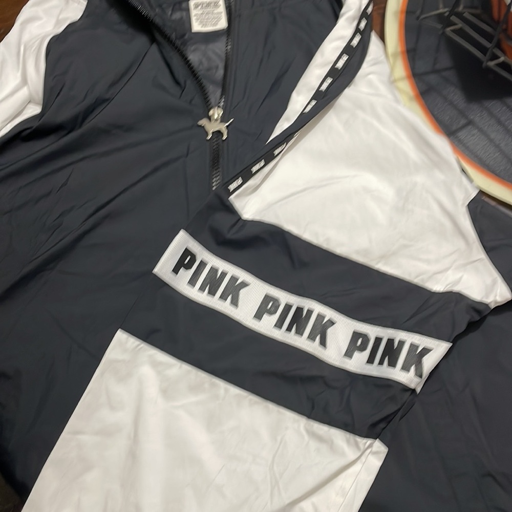 Windbreaker - Picture 3 of 7